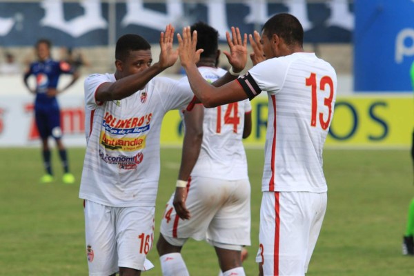 Solo 7,544 hinchas en la primera fecha