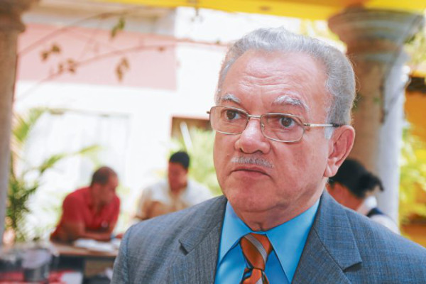 Eduardo Stein llega este día a Honduras a supervisar recomendaciones de CVR