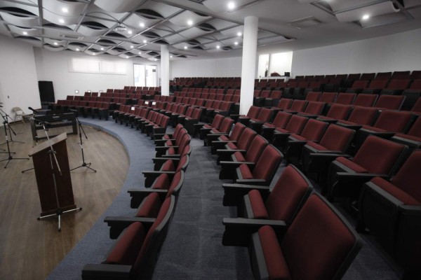 Inauguración del auditorio de Macris School