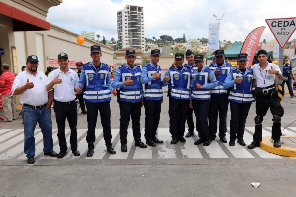 La Vuelta Infantil fue una fiesta multicolor para todos...