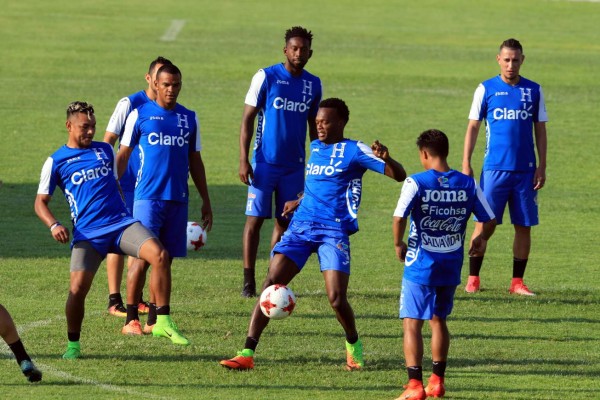 Selección Nacional ya entrenó en suelo azteca y piensa en 'opacarle la fiesta a México”