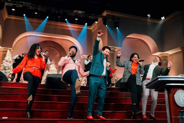 ¿Cómo construyó el apóstol hondureño Guillermo Maldonado su imperio religioso en EEUU?