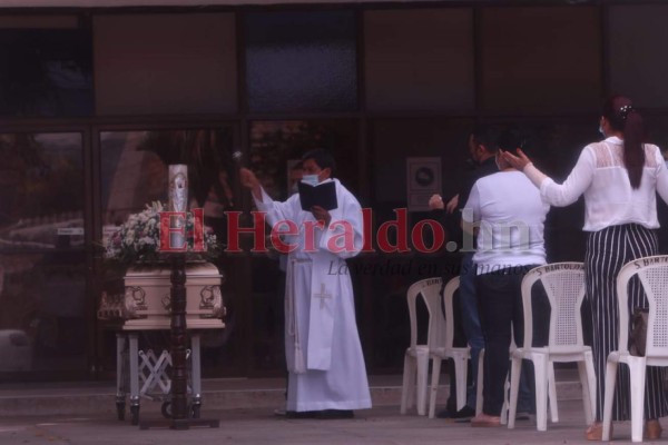 Con misa dan último adiós a la abogada Indiana Beatriz Castellanos (FOTOS)