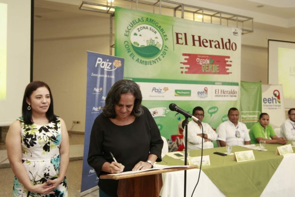 Escolares del sur de Honduras, listos para dejar su huella verde