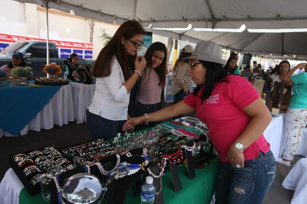 Amplia participación de los emprendedores en Mi Feria DC