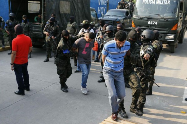 ¿Cómo fue el traslado de los 384 privados de libertad a la cárcel de máxima seguridad 'El Pozo”?