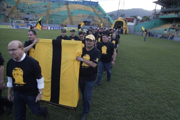 Real España y Marathón rinden homnaje a Mario Verdial