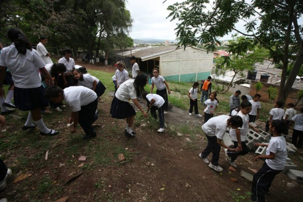 Jornada de limpieza en escuela El Japón