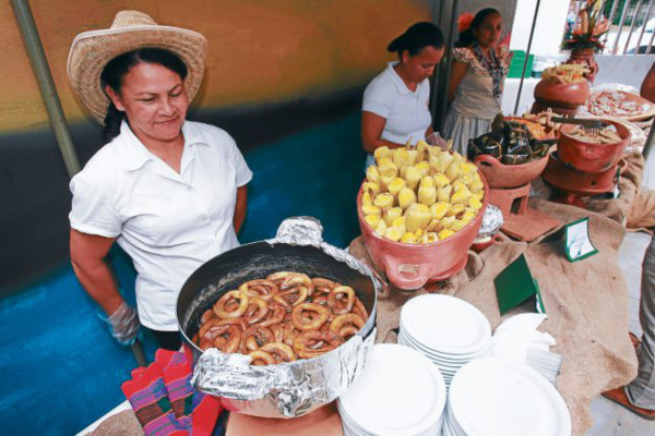 Disfrute de la gastronomía nacional