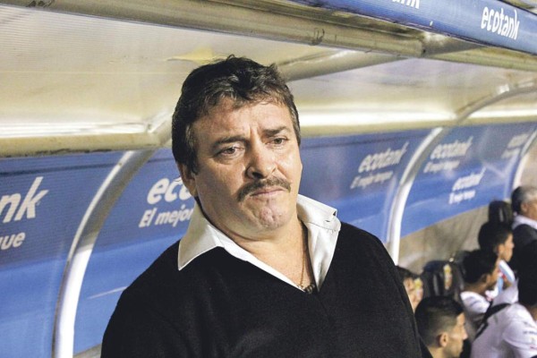 Machillo Ramírez inicia este martes como DT de la Sele de Costa Rica