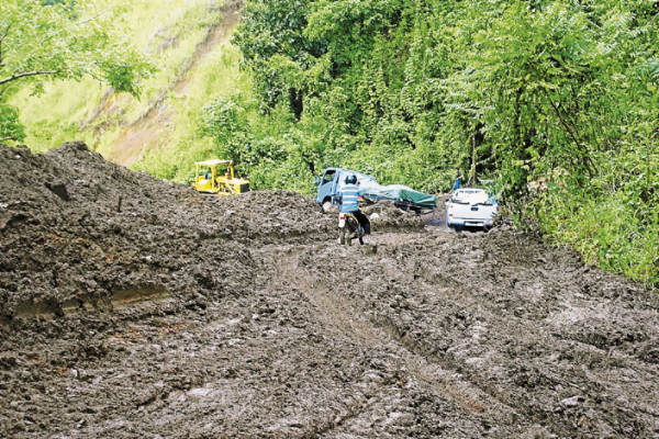 Incomunicadas permanecen varias comunidades en La Libertad