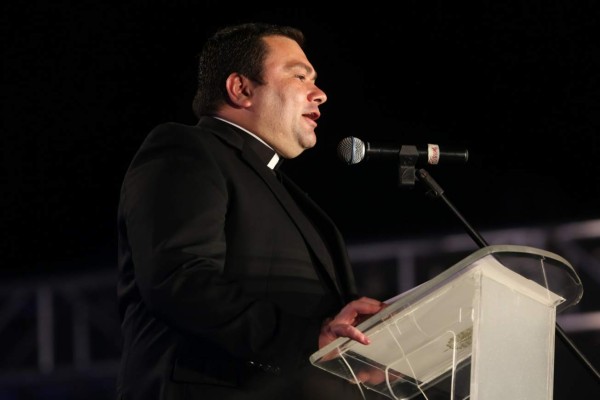 Un festejo lleno de luz y talento para honrar a Suyapita