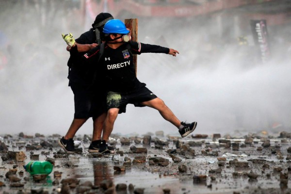 FOTOS: Violentos disturbios marcan nueva jornada de protestas en Chile