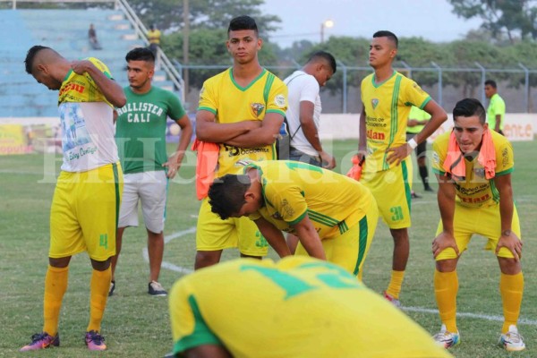 Las lágrimas del Social Sol tras el descenso de la Primera División