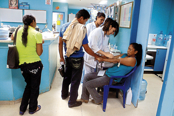 Hospital de Danlí no tiene ni papel para anotar a pacientes