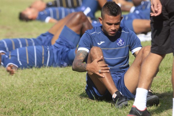 Carlos Discua sufre de lumbalgia