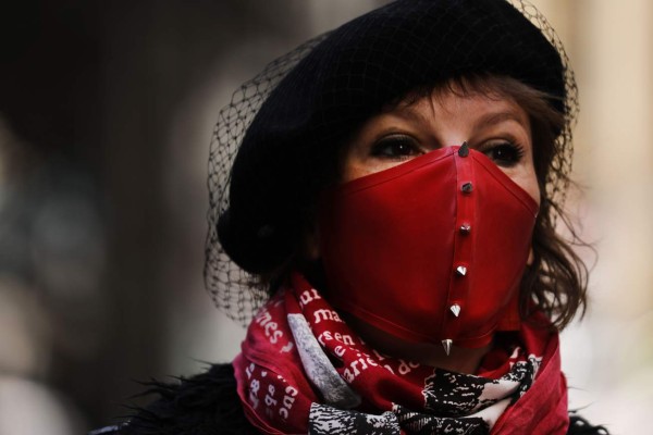 Nueva York se cubre el rostro para protegerse contra el coronavirus (FOTO)  