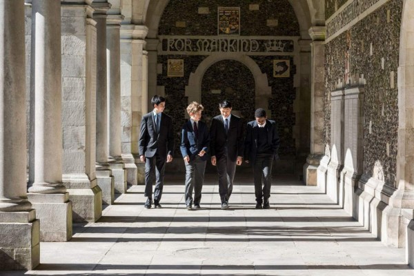 Prestigiosos y exigentes: Así son los colegios de los niños de la realeza