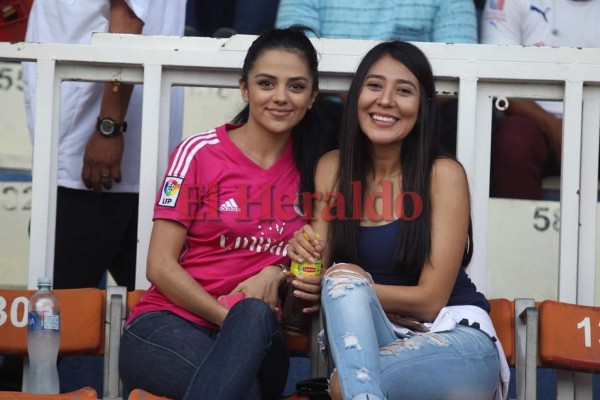 Hermosas catrachas adornan la jornada 14 de la Liga Nacional