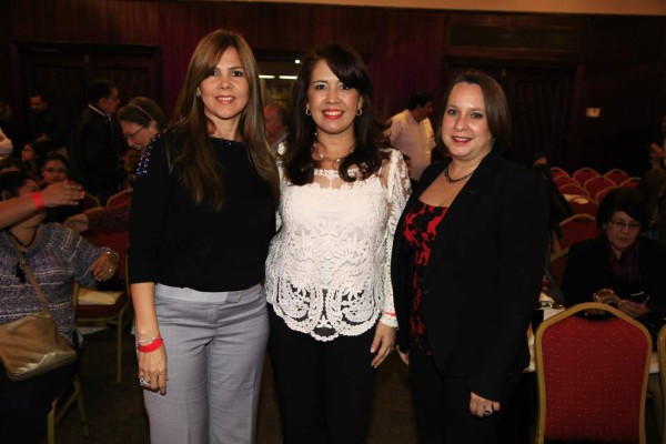 Merecido reconocimiento a mujeres ejemplares