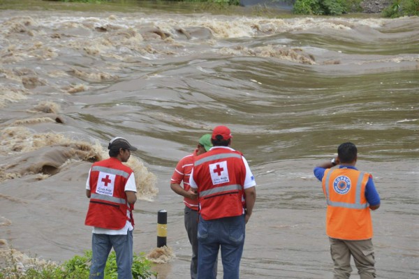 Inundaciones dejan incomunicadas a familias de la Costa de los Amates