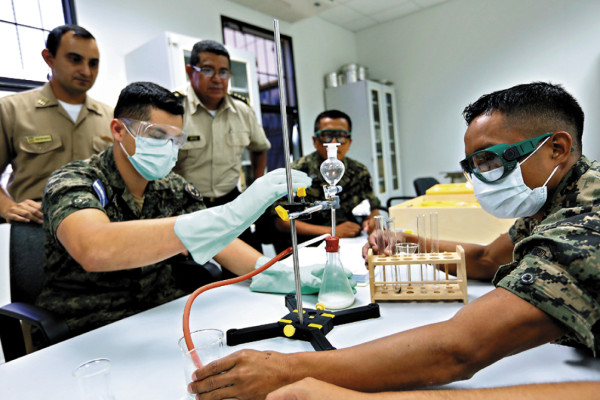 Fuerza militar de generación mecatrónica