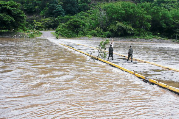 Vecinos de Morolica temen quedar incomunicados por las lluvias