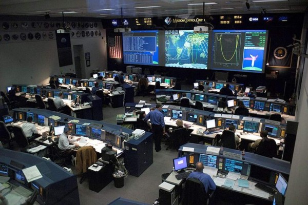 Hondureña controlará Estación Espacial Internacional de la NASA