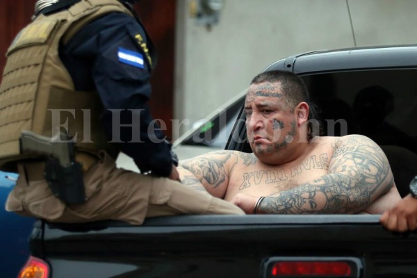 Fotos: El rostro de ira y preocupación del cabecilla de la 18 alias 'Boxer Hiuber' tras su captura