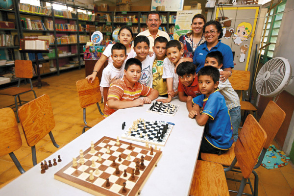 ¡Piensa, piensa, piensa para atrapar al rey!