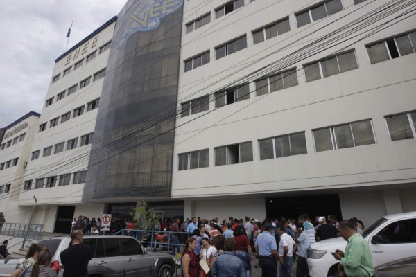 ENEE pagará L 500 millones a 525 empleados despedidos