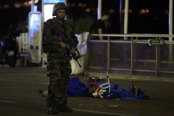 Momentos de horror, suspenso y dolor en Francia tras atentado