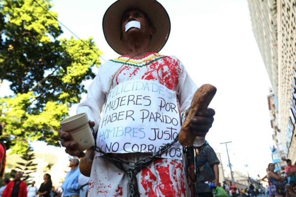 Libre y la Resistencia protestan en las afueras del Congreso