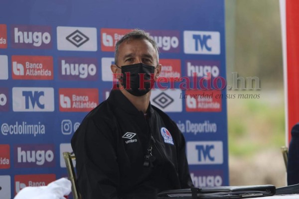 Así fue la presentación de Pablo Lavallén como nuevo técnico del Olimpia