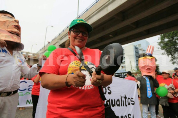 La marcha de los trabajadores del 1 de mayo en el lente de EL HERALDO