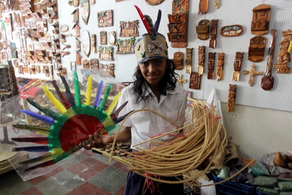 Listos atuendos para rendir tributo al Señor de la Sierra