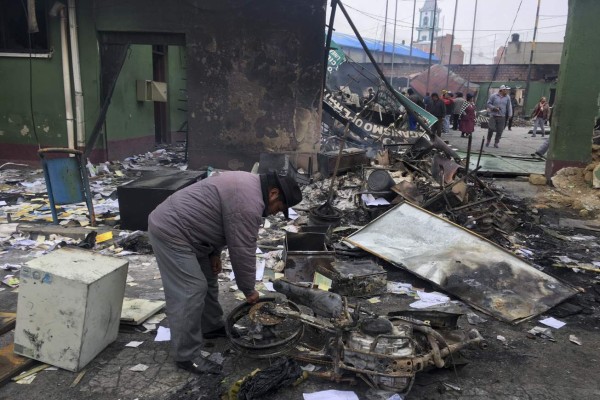 Bolivia sumida en protestas tras renuncia de Evo y autoproclamación de Añez