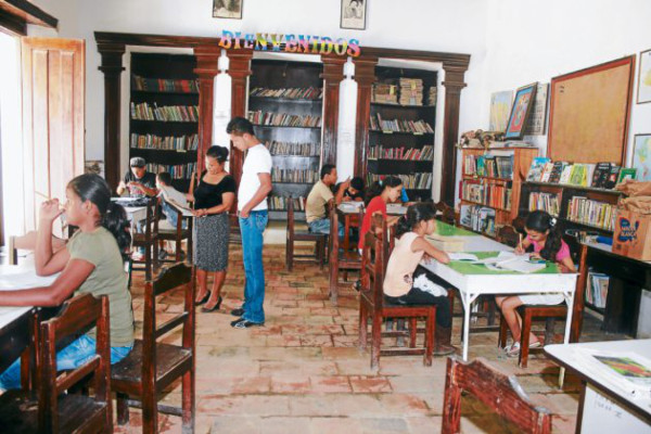 El Paraíso urge de bibliotecas actualizadas
