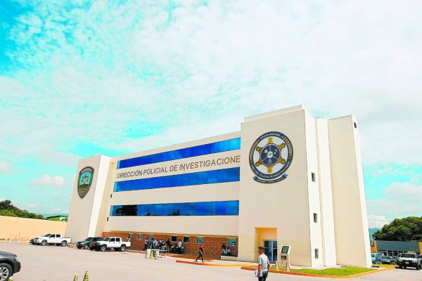 Honduras: Le borran los antecedentes a director policial Félix Villanueva