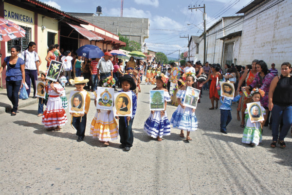Nombres de centros educativos inmortalizan a próceres y héroes