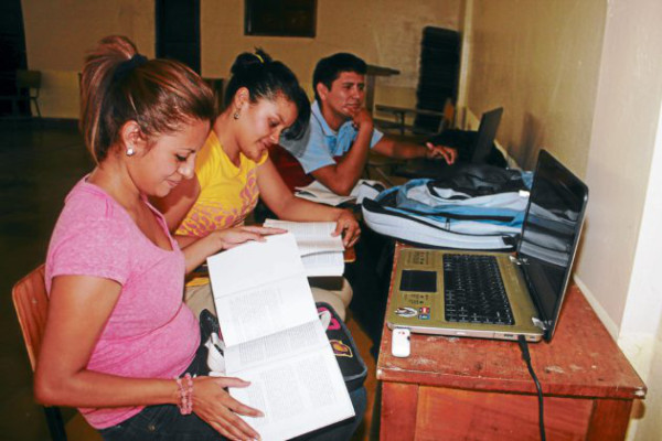 Limitado acceso a las bibliotecas tienen estudiantes