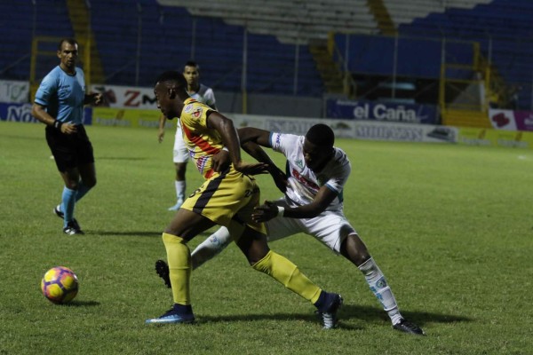 Real España por fin gana gracias a un regalo de Juticalpa