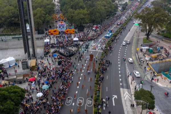 FOTOS: El colorido desfile en México por el Día de Muertos