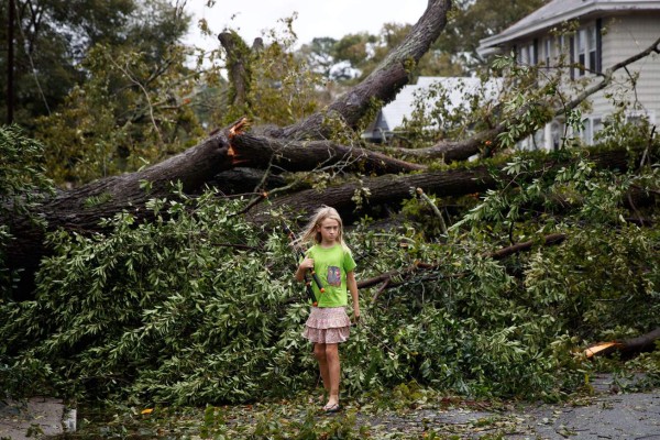 Huracán Matthew azota a la costa este de Estados Unidos y deja cinco muertos