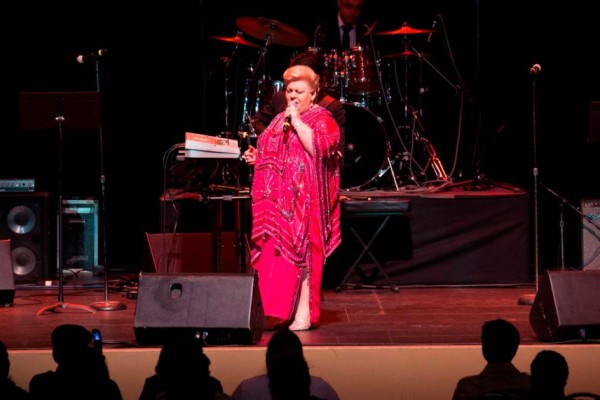 México: marcharán para que Paquita la del Barrio retire sus canciones