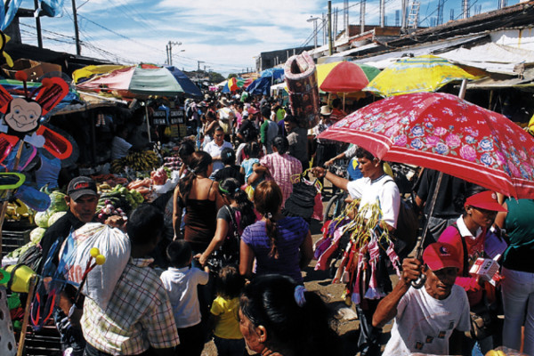 Cierran calles cercanas a mercado