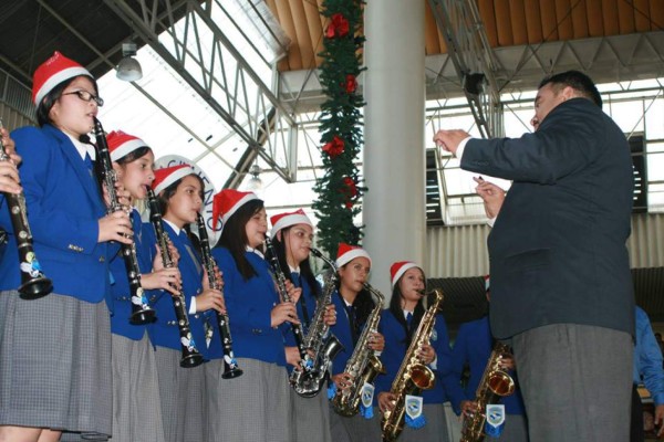 Un canto que une en amor a una nación