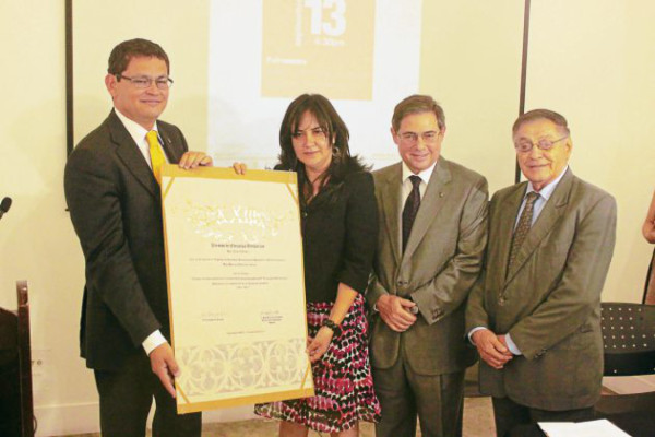Historiadora hondureña recibió el premio Rey Juan Carlos I