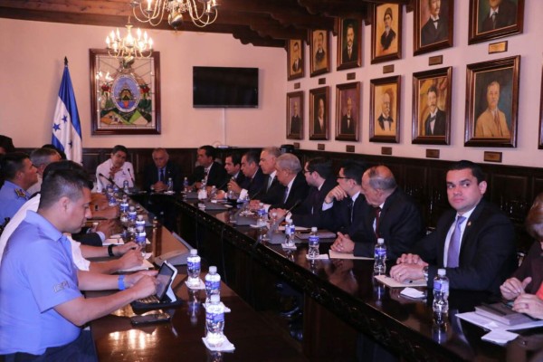 Conasin y directiva del Congreso Nacional socializan paquete de reformas al Código Penal