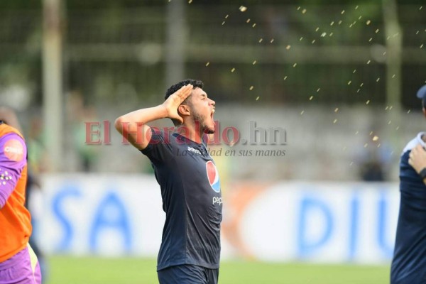 Lo que no se vio en TV: Un baño a Diego Vazquez y la furia de la barra del Marathón